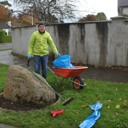 Volunteers for Autumn Clean Up Day 15